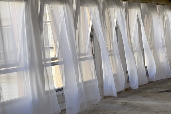 A-more-than-ordinary-moment-installation-de-courson-tour-orion-non-etoile